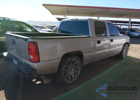 2005 Chevrolet Silverado 1500 Ls z USA, uszkodzony, nr VIN 2GCEC13T451196948
